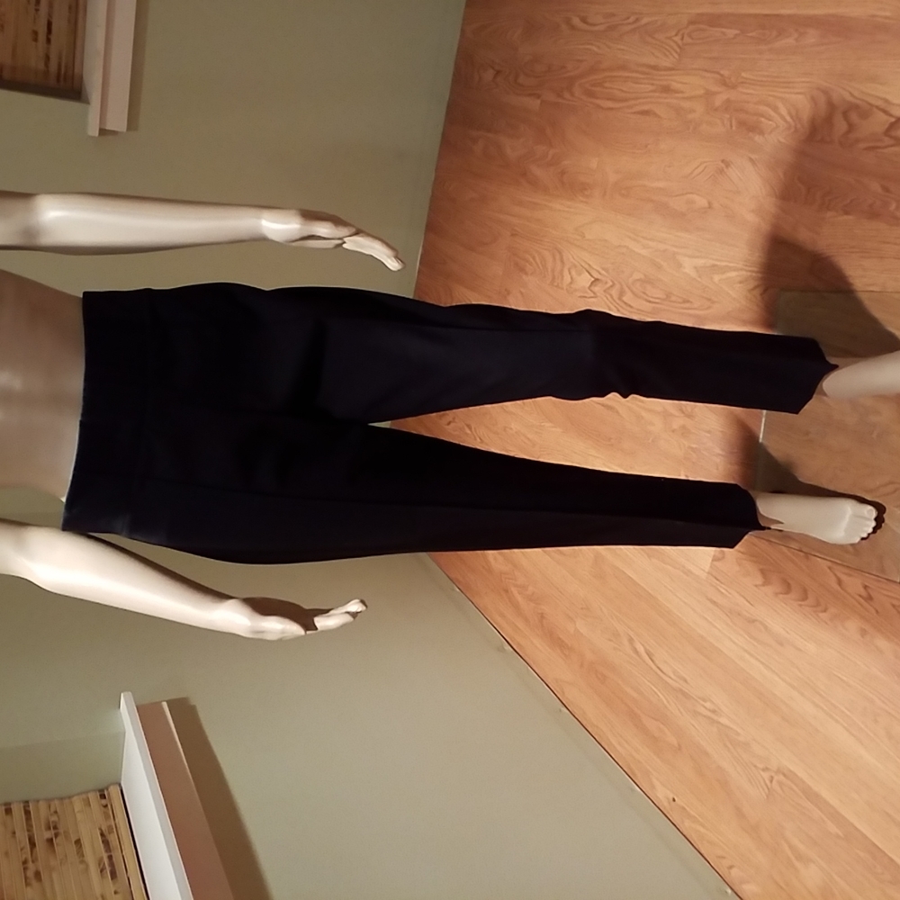 BCBGMaxAzaria Maria Style Black Pant With Elastic Waist Size 8